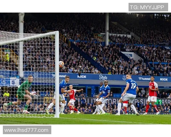 英超焦点战切尔西小胜阿森纳神奇扑救引发全场狂欢