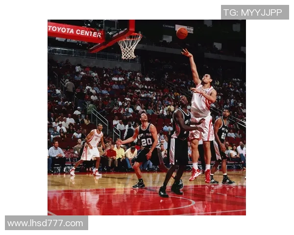 姚明在2022年的年龄是多少岁以及他的职业生涯回顾