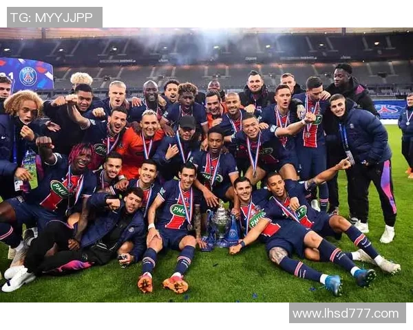 西甲大战平局收场巴黎圣日耳曼与曼联的较量引发热议与反思