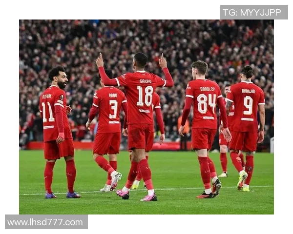 足总杯精彩对决拜仁狂胜曼联四球大捷引发全场沸腾 足总杯精彩对决拜仁狂胜曼联四球大捷引发全场沸腾