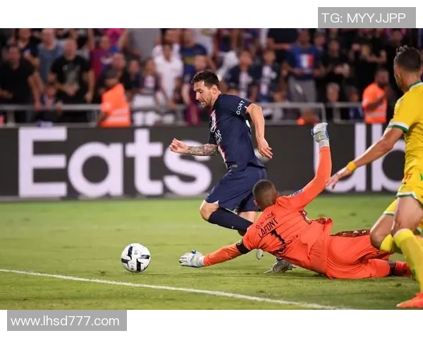 中超激战巴黎圣日耳曼险胜AC米兰补时绝杀引发全场狂欢 中超激战巴黎圣日耳曼险胜AC米兰补时绝杀引发全场狂欢