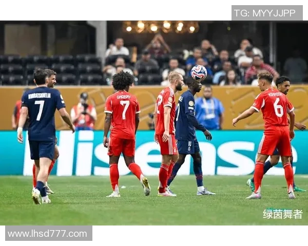 世界杯精彩对决多特蒙德与波尔图平局红牌事件引发热议分析战术变化 世界杯精彩对决多特蒙德与波尔图平局红牌事件引发热议分析战术变化